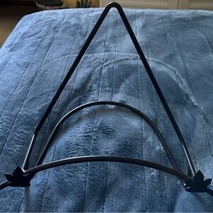 LONGABERGER WROUGHT IRON COOKBOOK/PLATE EASLE